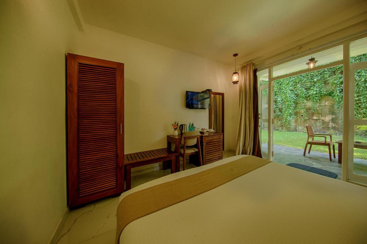 Deltora Villa - Free Drop Off To Galle Fort By Tuktuk ภายนอก รูปภาพ
